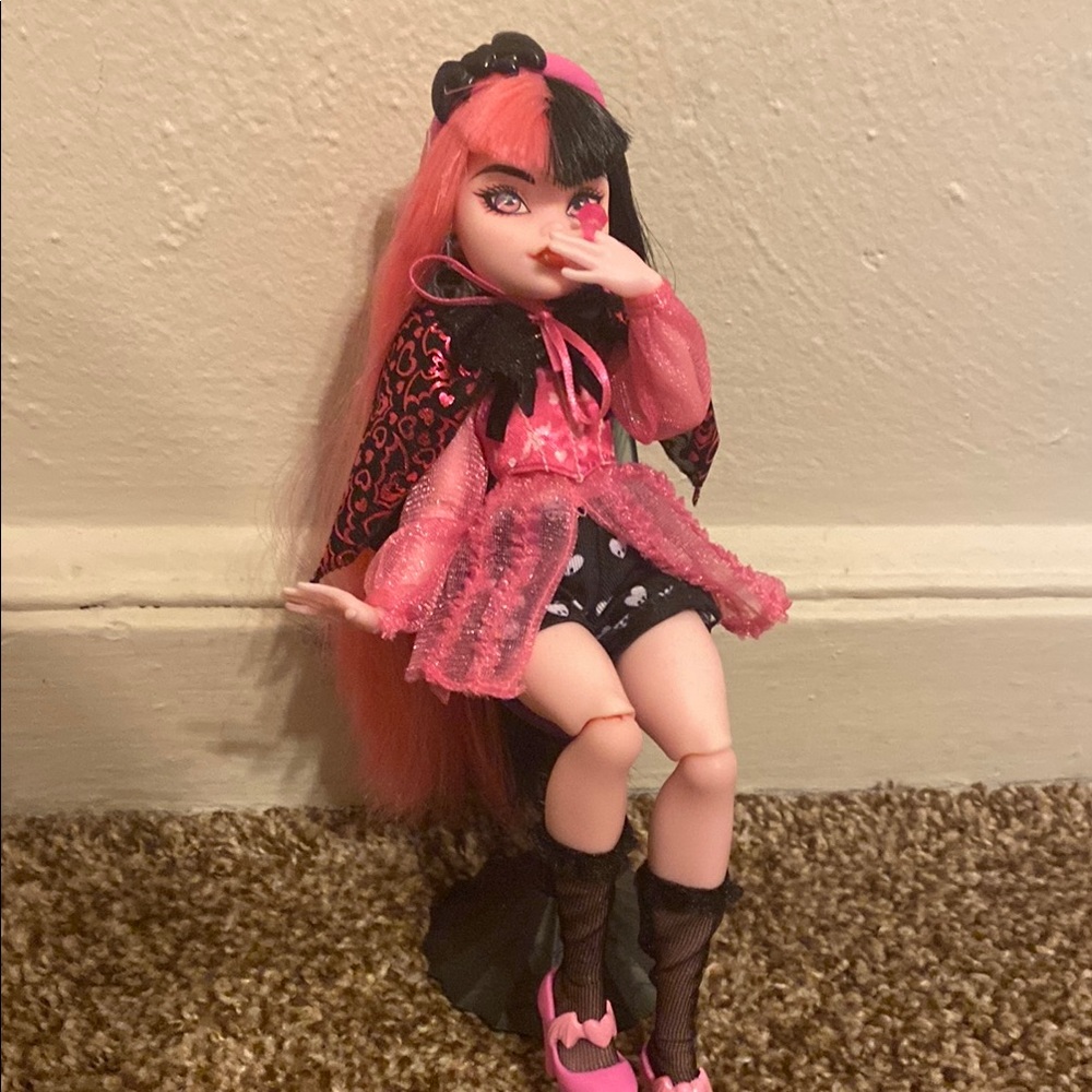 Monster High Draculaura Doll (accessories included)